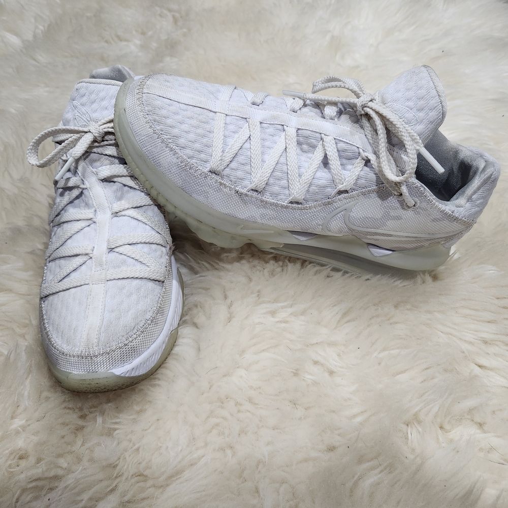 Nike Lebron 17 Low White Athletic Basketball Sneakers Size 8